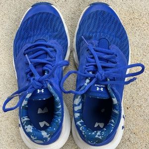 Boy’s Under Armour tennis shoes